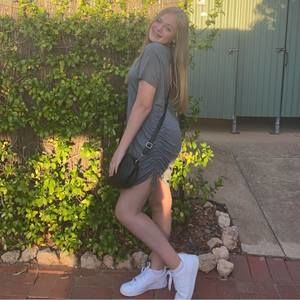 Meet your Posher, Ella